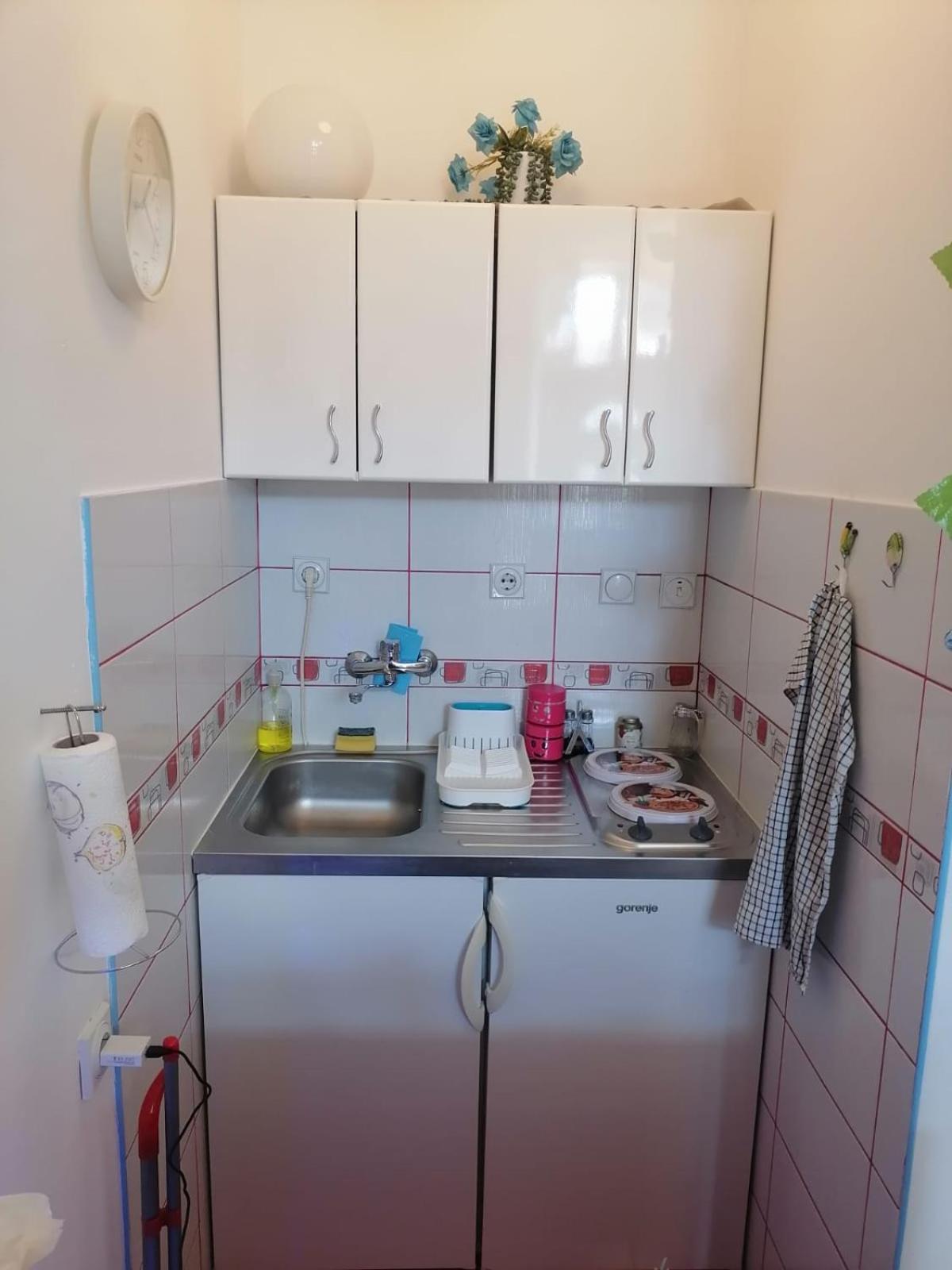 Small Low Cost Studio Belgrad Exterior foto